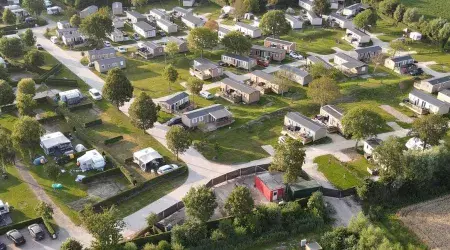 Vue aérienne du camping In de Bongerd aux Pays-Bas